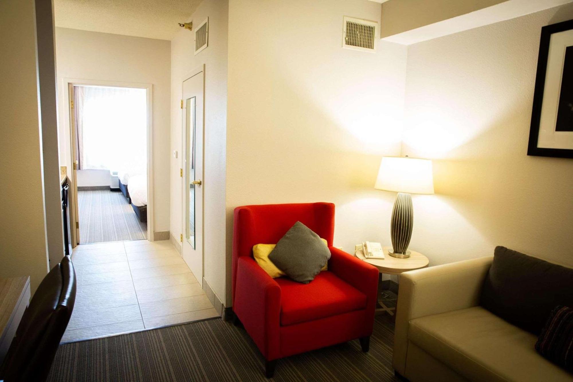 Country & By Radisson, Elon , Nc Hotel