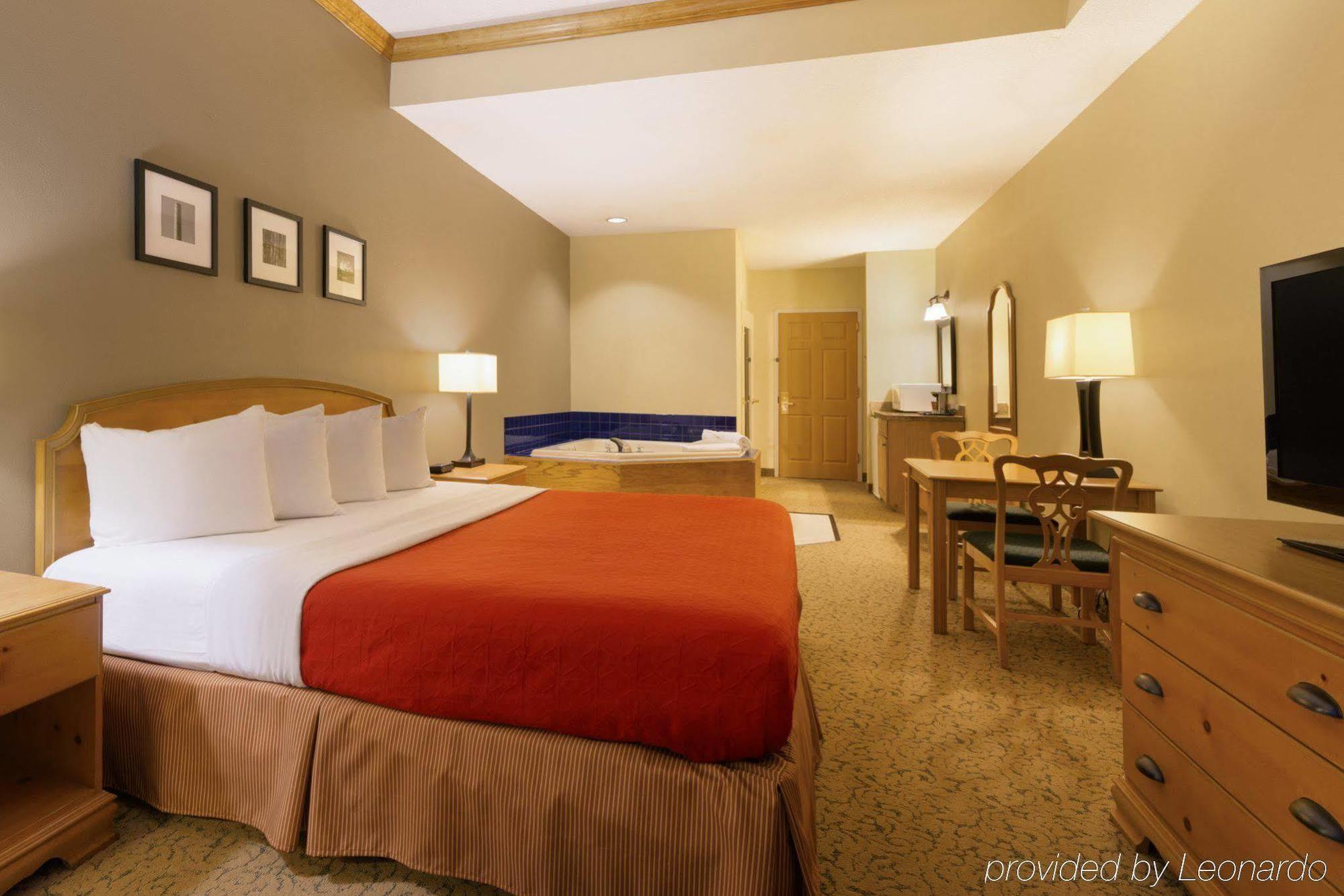Country & By Radisson, Elon , Nc 3* Burlington