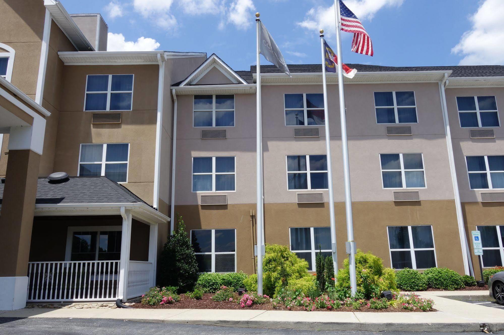 Country & By Radisson, Elon , Nc 3* Burlington