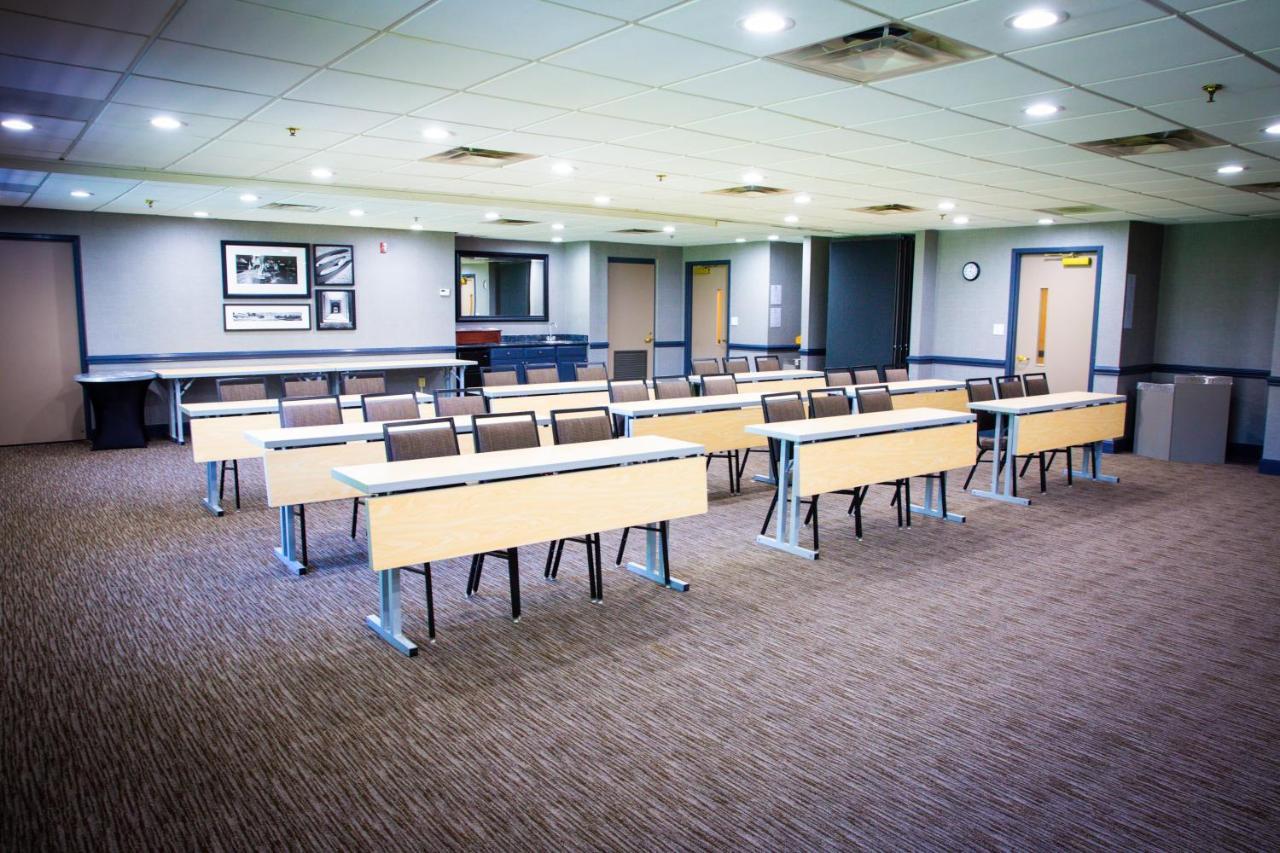 Country & By Radisson, Elon , Nc Hotel Burlington